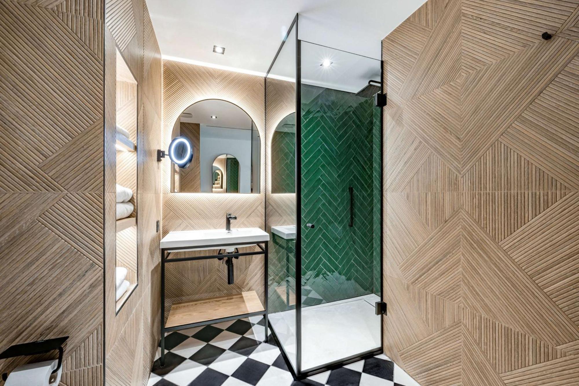 Doubletree By Hilton Centre Iconic 4* Nizza
